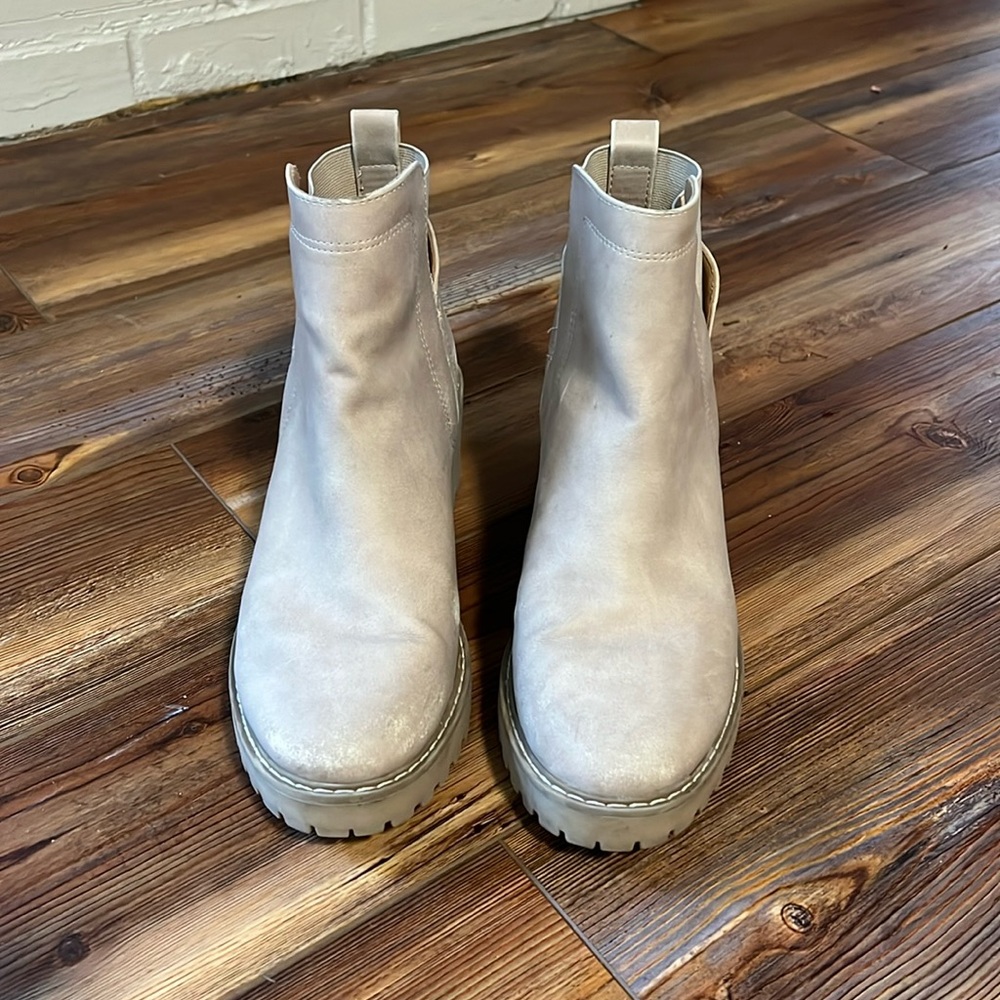 Dolce vita cream ankle wedge boots